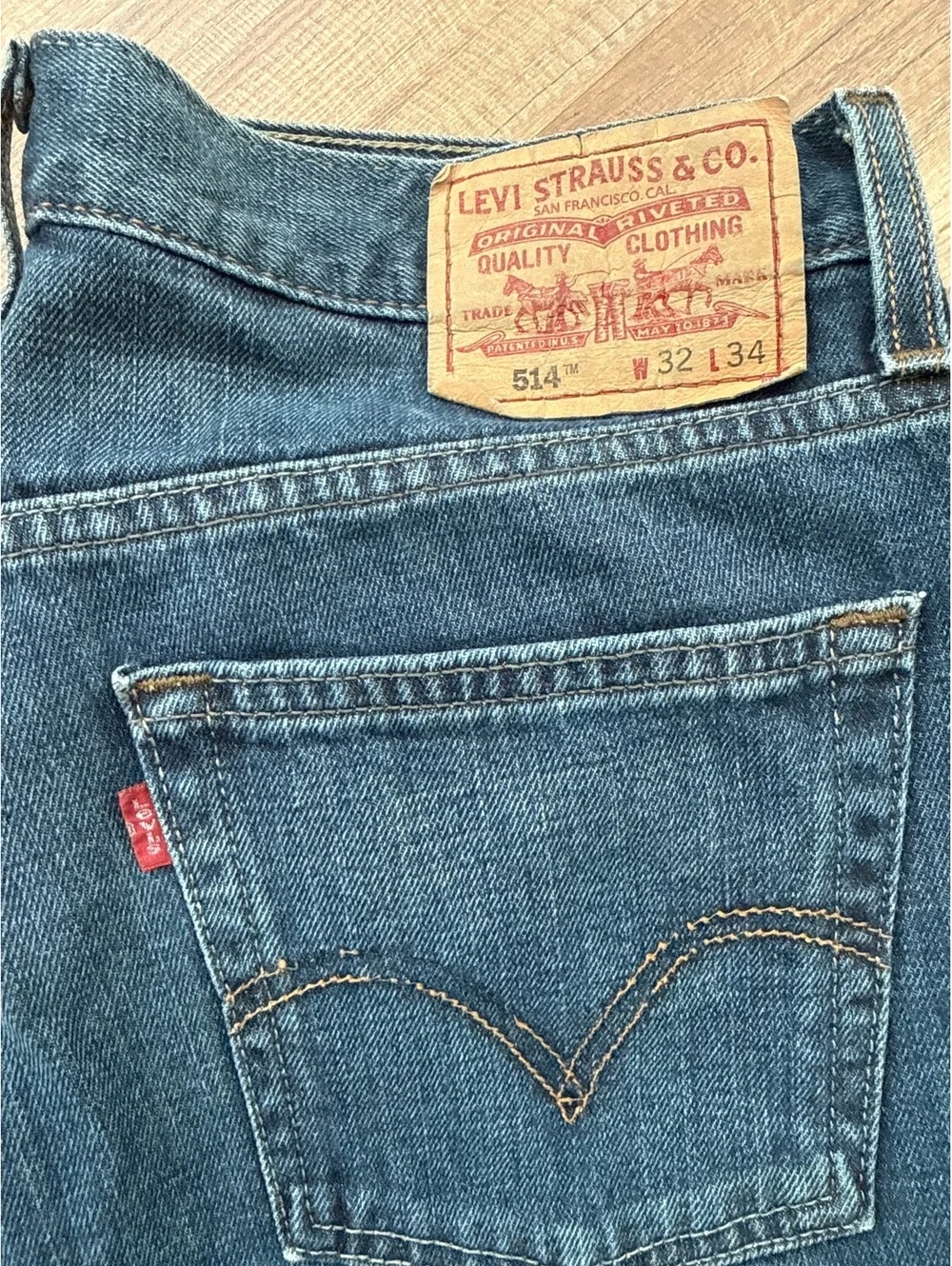 Levi’s 514 Slim Straight Jeans Mens 32x34 Blue Denim 100% Cotton Made Colombia